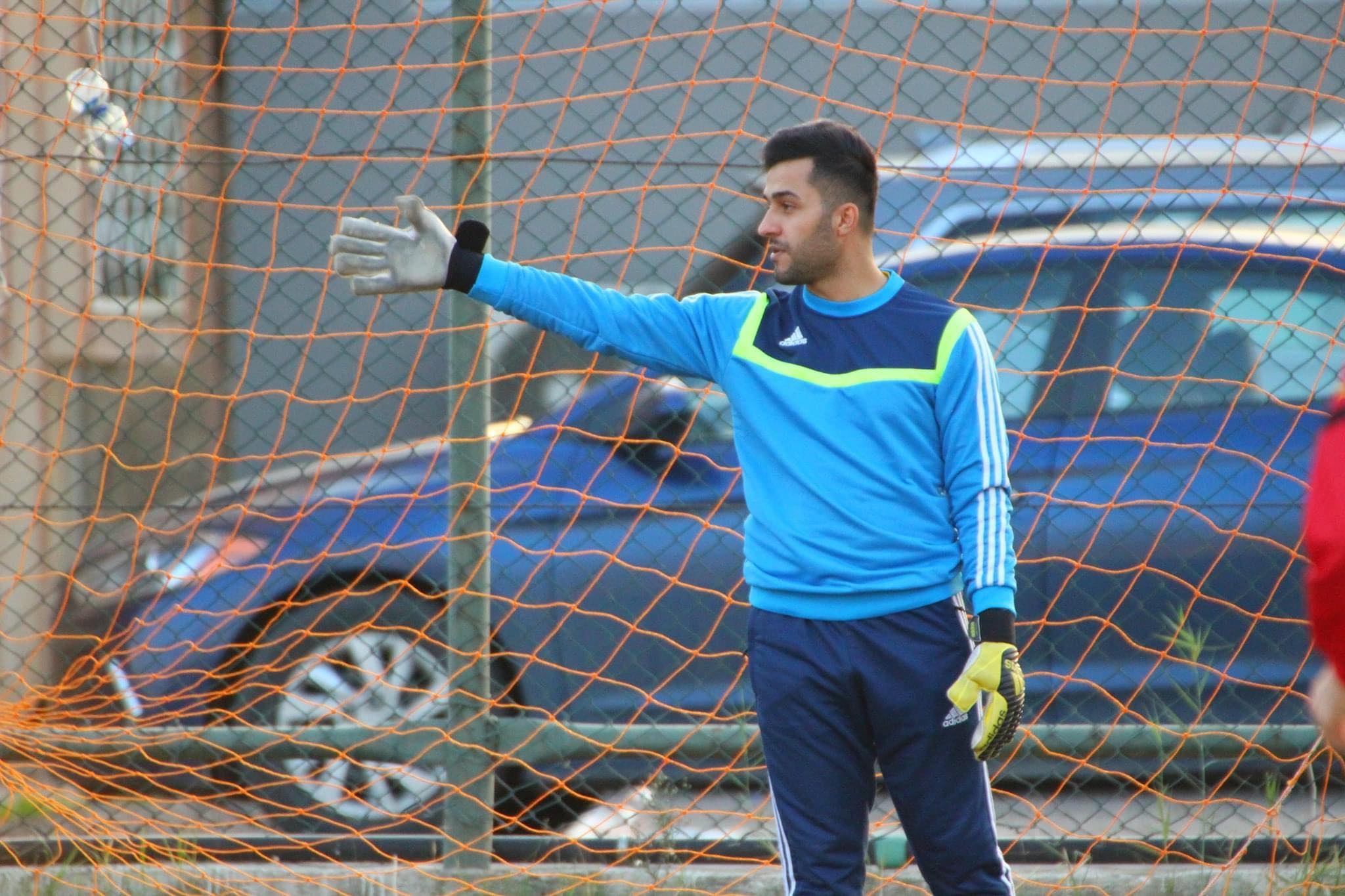 ڕاهێنەری گۆڵپارێزانی لاوانی هەندرێن گۆڵپارێزی زیاتر دروست دەكەین