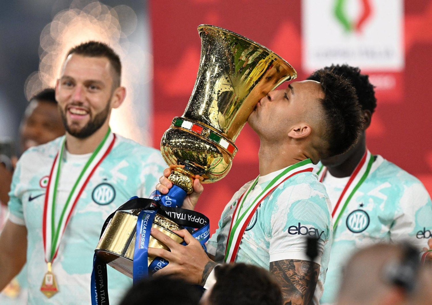 ثنائية لاوتارو تقود الإنتر للاحتفاظ بلقب «كأس إيطاليا»