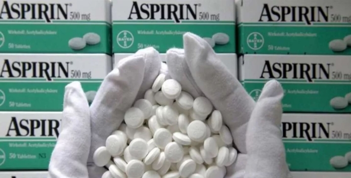 طبيب يكشف فوائد ومضار الأسبيرين