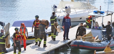 إيطاليا: غرق 4 أشخاص بعد انقلاب قارب سياحي في بحيرة