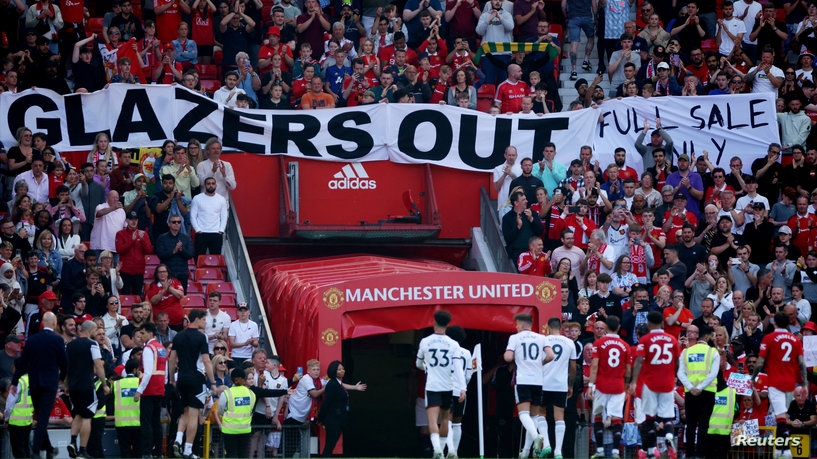 بيع مانشستر يونايتد.. القطريون يقدمون عرضا جديدا والإدارة مترددة