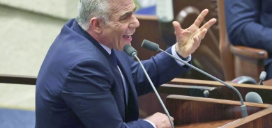 لبيد يحرّض الليكود على إطاحة نتنياهو