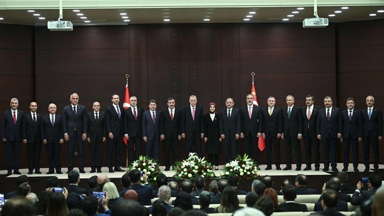 Erdogan kabîneya xwe ya nû eşkere kir