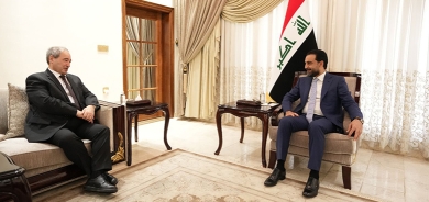 الحلبوسي والمقداد يبحثان عودة النازحين والمهجّرين السوريين إلى بلدهم