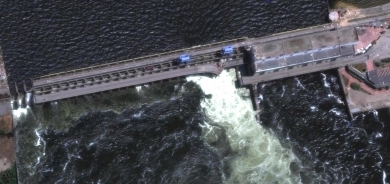 «السدود» تدخل معادلة الحرب... روسيا وأوكرانيا تتبادلان الاتهامات بشأن تفجير نوفا كاخوفكا