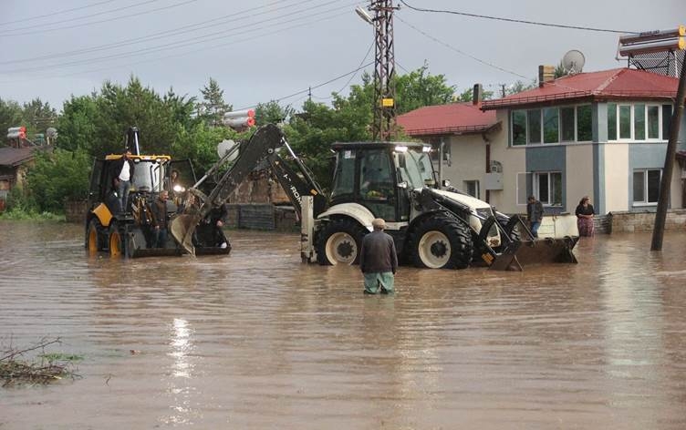 Li Sêwazê lehî rabû û ziyan gihişt zeviyên çandiniyê