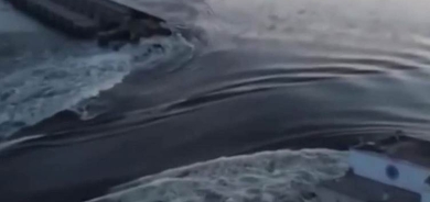 Bendava Nova Kakhovkayê hat topbarankirin; Zenga metirsiyê hat lêxistin