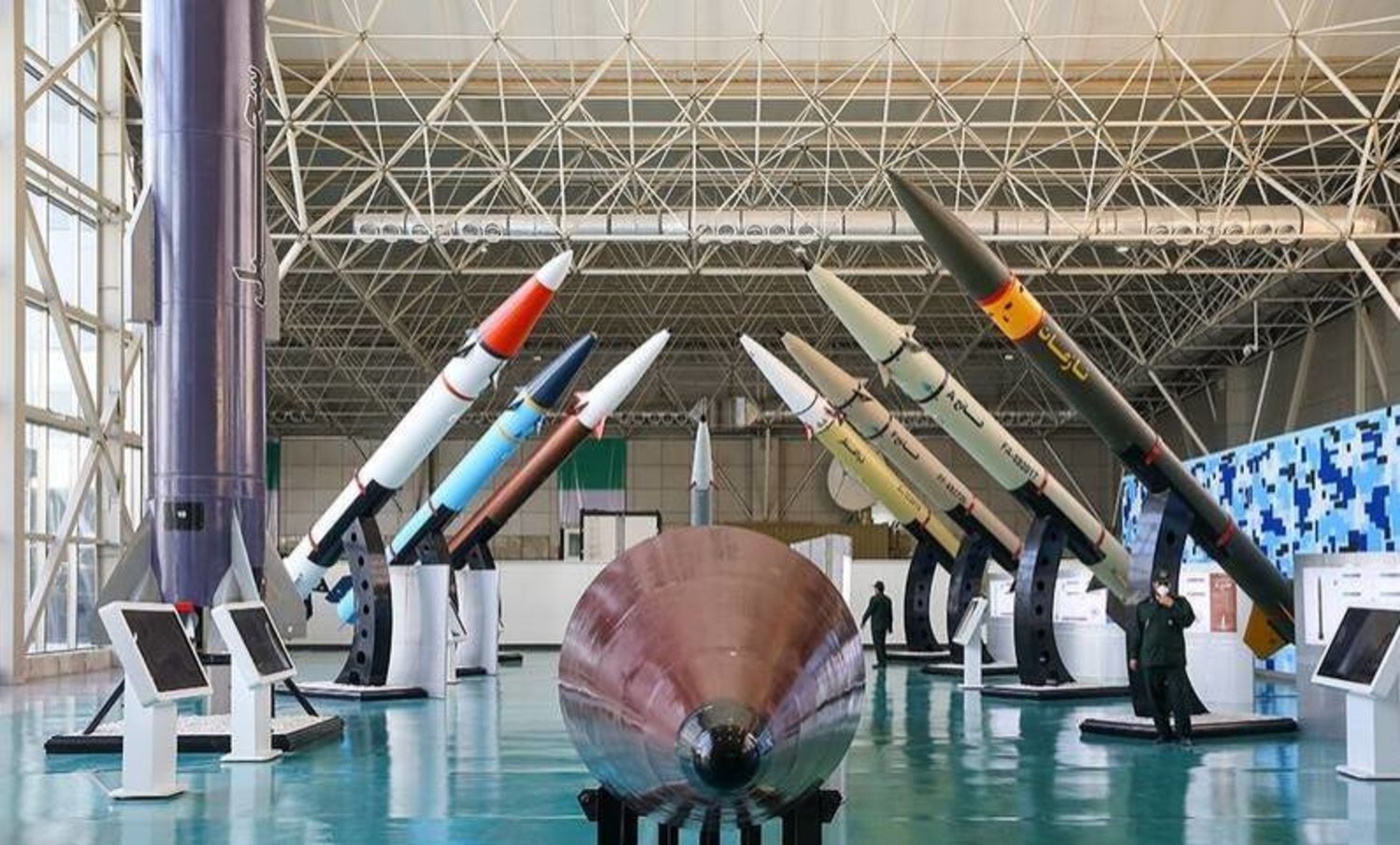 أميركا تعاقب أفراداً وكيانات على صلة ببرنامج «الباليستي» الإيراني