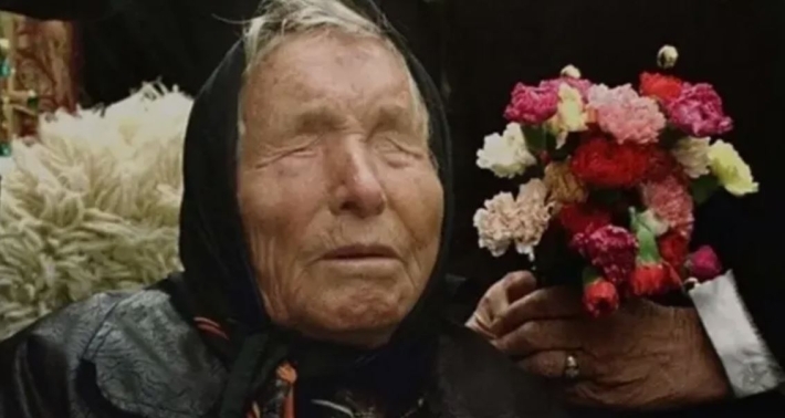 كارثة نووية وعاصفة شمسية آتية.. توقعات مرعبة للعرافة العمياء