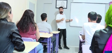 Komeleya MED DERê bêberamber perwerdehiya zimanê Kurdî dide