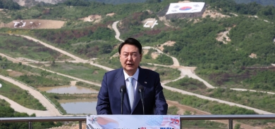 الأكبر على الإطلاق... رئيس كوريا الجنوبية يشرف على تدريبات بالذخيرة الحية مع أميركا