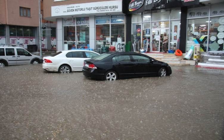 Li Erzeromê lehî rabû û avê da bin zêdetirî 200 malan