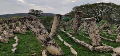 گۆڕستانێكی ستوونی لە كوردستان