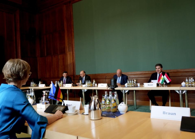 سه‌رۆكى هه‌رێمى كوردستان و سكرتێرى ده‌وڵه‌ت له‌ وه‌زاره‌تى ئابووريى ئه‌ڵمانيا، هاريكاريى هاوبه‌ش تاوتوێ ده‌كه‌ن