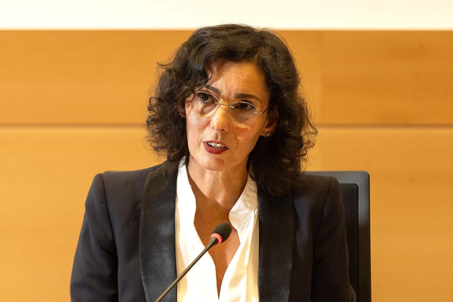 وزيرة الخارجية البلجيكية تعتذر بعد منح تأشيرات لوفد إيراني