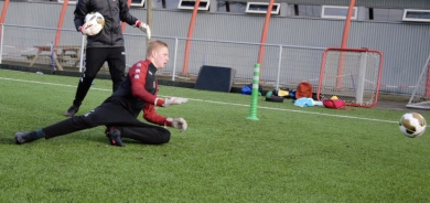 كاوە حەسۆ لە هۆڵەندا گۆڵپارێز بۆ یانە گەورەكان دروست دەكات