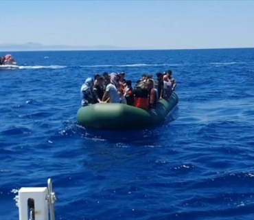 پاسەوانی کەناراوەکانی تورکیا ٨٤ کۆچبەری ئەفغانی لە دەریادا ڕزگار کرد