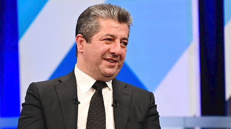 رئيس حكومة كوردستان يجتمع مع شخصيات من شرائح متنوعة لتقييم عمل تشكيلته الحكومية