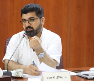 د.جەلال ئەحمەد  مامۆستای كۆمەڵناسی لە زانكۆی سەڵاحەدین:     پاشقولگرتن لە یاساكان یەكێكە لە هەرە كاریگەرترین ئالنگارییەكانی بەردەم یاسا لەم وڵاتەدا