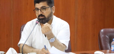 د.جەلال ئەحمەد  مامۆستای كۆمەڵناسی لە زانكۆی سەڵاحەدین:     پاشقولگرتن لە یاساكان یەكێكە لە هەرە كاریگەرترین ئالنگارییەكانی بەردەم یاسا لەم وڵاتەدا