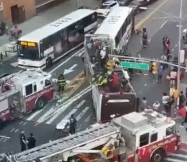 بەهۆی پێکدادانی دوو پاس زیاتر لە ٨٠ کەس بریندار بوون