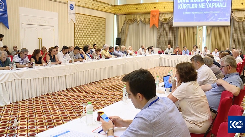 Akademîsyen: Divê Kurd li gorî berjewendiyên xwe yên netewî siyasetê bikin