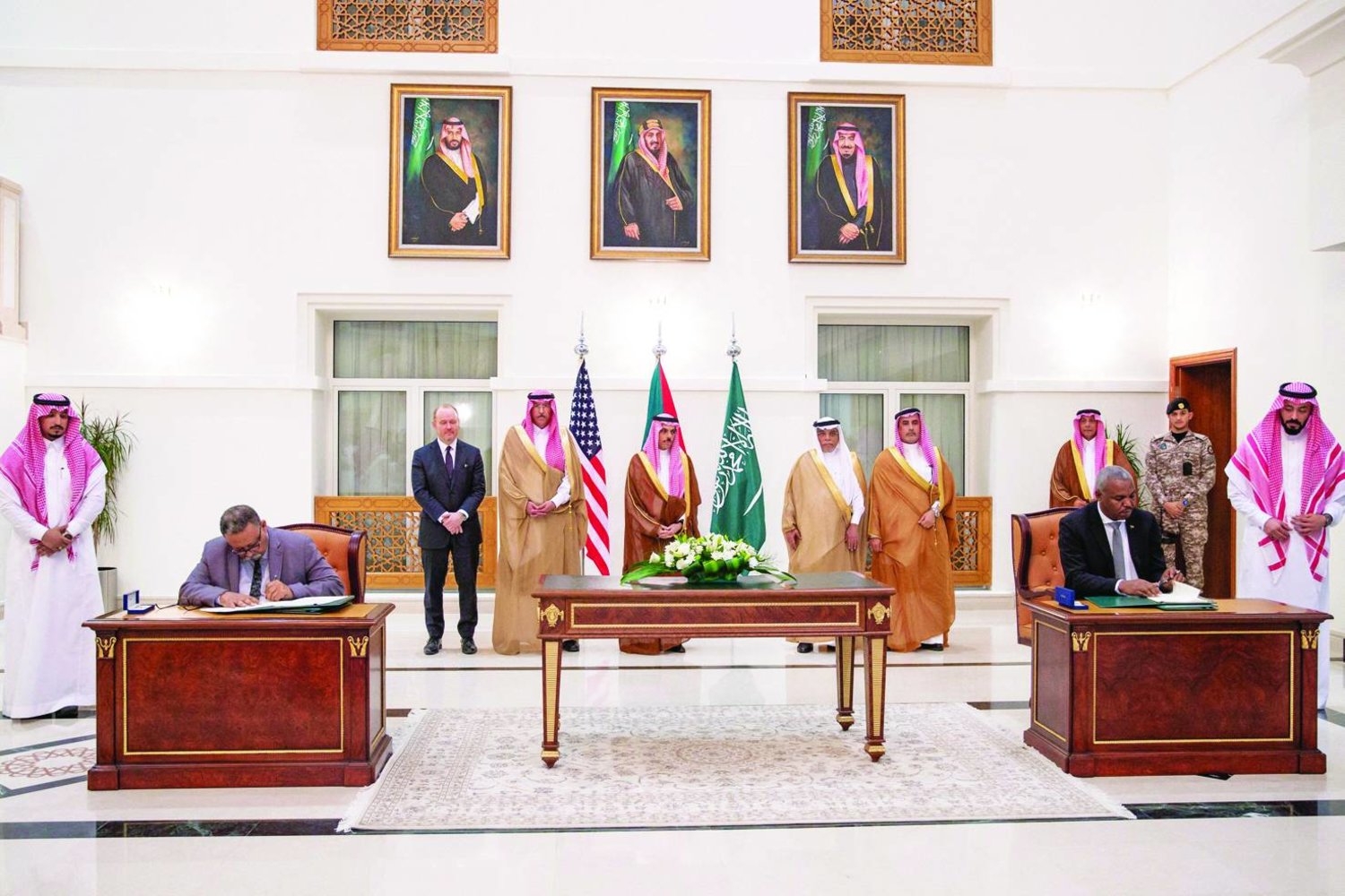 واشنطن: دعم المدنيين في السودان وعقوبات إضافية على طرفي الصراع