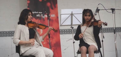 Çîroka serkeftinê ya du xwişkên muzîkjen ên Kurd: Ji rêyên koçberiyê heta orkestrayê