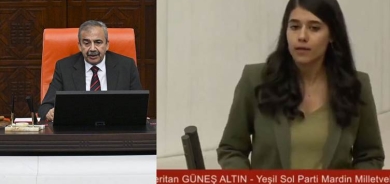 Li Parlamentoya Tirkiyê silava bi zimanên derveyî Tirkî bû sedema aloziyê