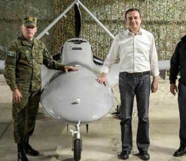 کۆسۆڤۆ فڕۆکەی بێفڕۆکەوانی بایراکتەری وەرگرت