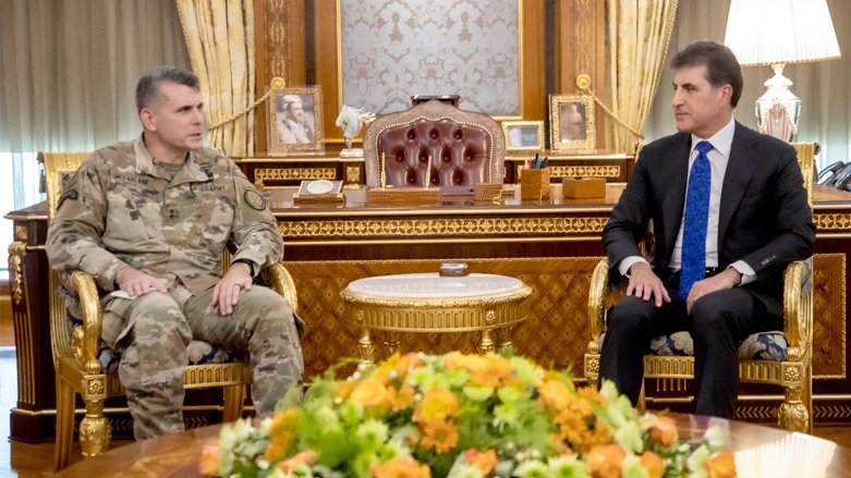 نيجيرفان بارزاني وماثيو ماكفرلين يبحثان عملية الإصلاح في وزارة البيشمركة