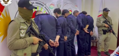 أربيل: اعتقال عصابة متورطة بتزوير مئات الوثائق والمستندات