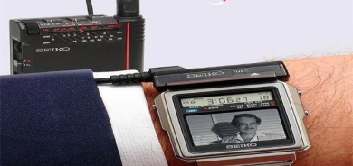 دیمەنە سەیرەكان: دیمەنی بچووكترین تەلەفزیۆنی دەستی لەلایەن كۆمپانیای سیكۆی جاپان