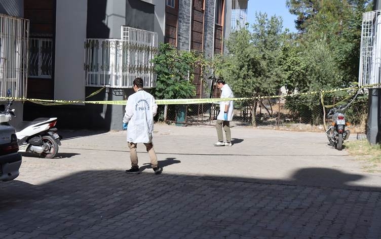 Li Kilîsê polîsekî cîranê xwe kuşt