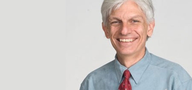 جۆن كالابرێس  وانەبێژی سیاسەتی دەرەوەی ئەمریكا لە زانكۆی واشنتۆن دی سی بۆ گوڵان:  ڕووخاندنی ڕژێمی تاڵیبان و سەدام حوسێن دوو شەڕی ڕەوا بوون، بەڵام مامەڵەكردنی دوای شەڕەكە بۆ ئەمریكا شەرمەزاری بوو