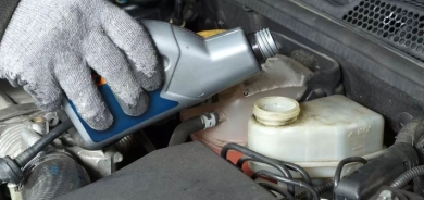 لهذه الأسباب عليك أن تبدّل زيت الفرامل في سيارتك