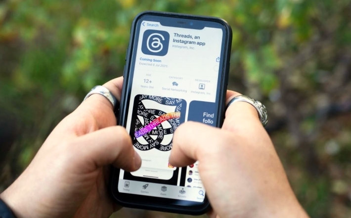 تطبيق Threads يفقد أكثر من نصف مستخدميه