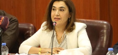 پ.د.تافگە عەباس بوستانی     مامۆستای یاسا لە زانكۆی سەڵاحەدین:     پێویستە ئەو ماددە یاساییەی بەرەنگاربوونەوەی ماددەی هۆشەبەر هەموار بكرێتەوە كە دەڵێت: «بازرگانانی ماددەی هۆشبەر بە سزادان بە لەسێدارەدان، یان زیندانی هەتا هەتایی سزا دەدرێن»، بگۆڕێت بە «بە 