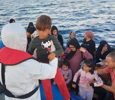 پاسەوانی کەناراوەکانی تورکیا ٤١ کۆچبەریان لە دەریادا ڕزگار کرد