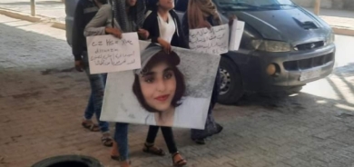 Dayîkekî ku PKKê zaroka wê revandiye 3 roje li ser şeqamên Kobanê digere û daxwaza zaroka xwe dike