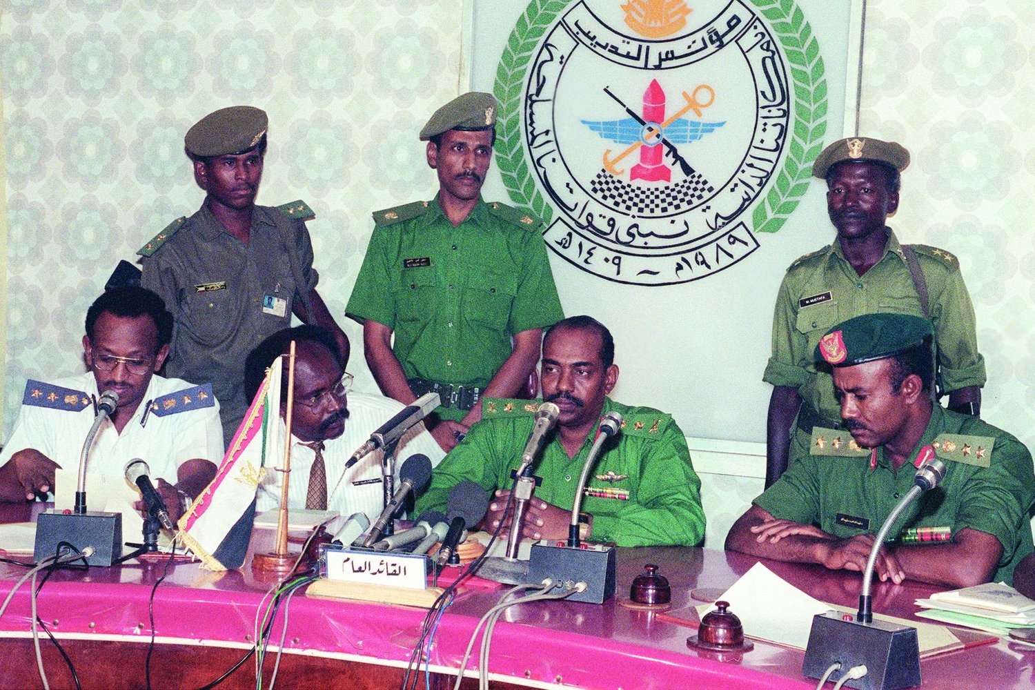 نيابة السودان تأمر بضبط قيادات البشير الهاربة