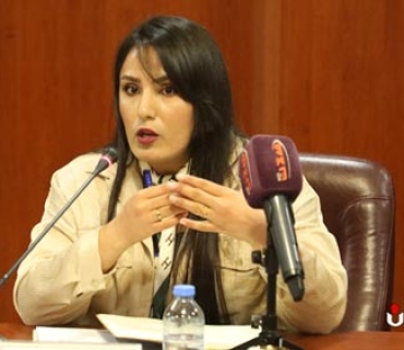 ئاشنا قادر    توێژەر لە سەنتەری توێژینەوەی فەڕەنسی لەسەر عێراق:     گرنگە حكومەتی هەرێمی كوردستان زۆر بە پەلە كار لەسەر ئاسایشی كەلتووری بكات، وەك پاكێجێك كە زۆر شت لەخۆی بگرێت، لە ناویشیاندا سیاسەتی گەنج لە ناو ئاسایشی كەلتووریدا