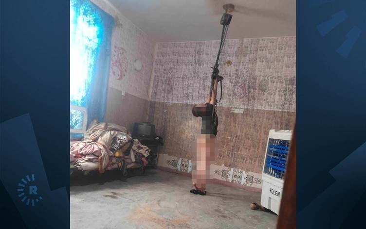 Bavekî kurê xwe bi zincîrê girê da