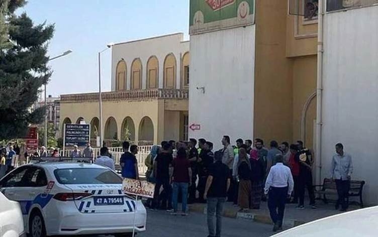 Li Mêrdinê du malbat pev çûn: 10 kes birîndar bûn