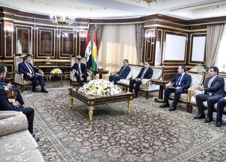 سەرۆکی حکوومەتی هەرێمی کوردستان پێشوازیی لە هەڵسوڕێنەری باڵوێزخانەی ئەمریکا لە عێراق کرد و چەند پرسێکیان تاوتوێکرد.