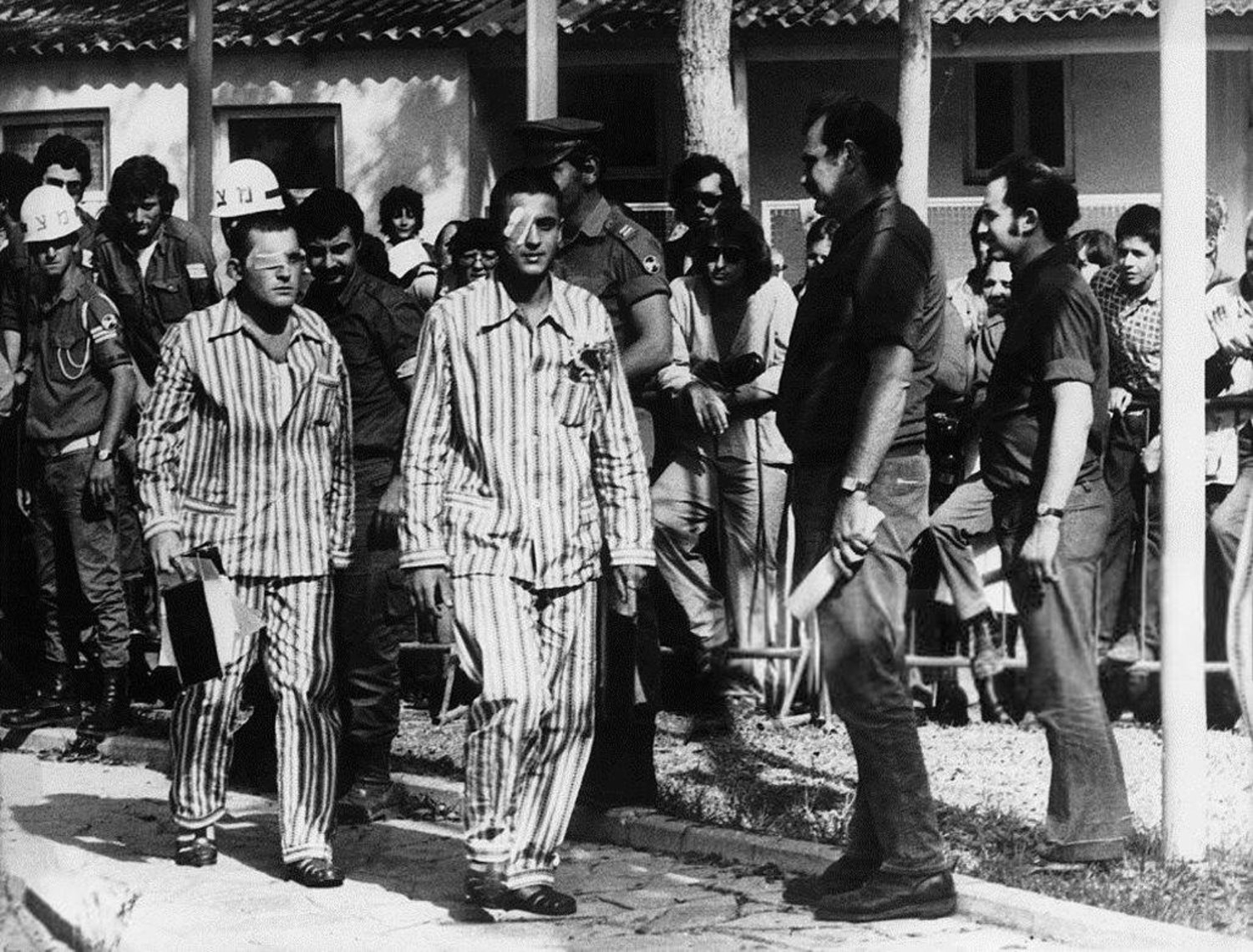 ماذا تريد إسرائيل من تجول أسراها في حرب أكتوبر بين مصر وسوريا؟