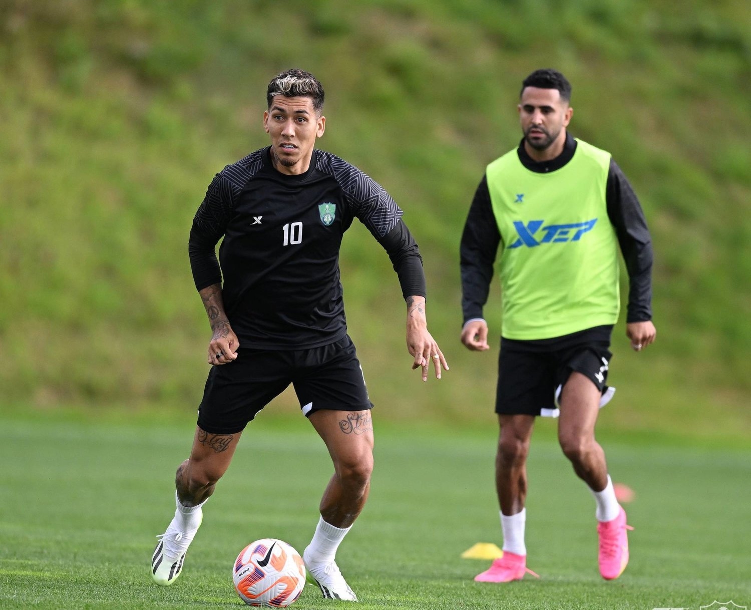 اليوم... العالم يضبط ساعته على توقيت «الدوري السعودي»