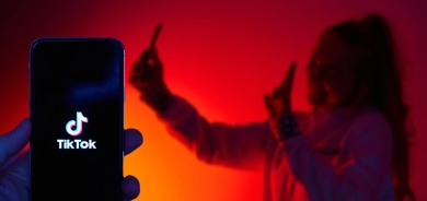 «تيك توك» تربط حسابات العائلة لحد استخدام المراهقين المفرط للتطبيق