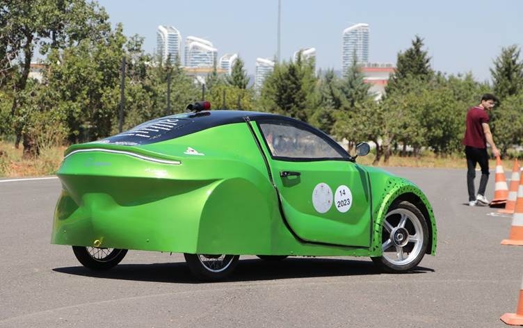 Xwendekarên Zanîngeha Dîlokê otomobîlên elektronîk çêkirin