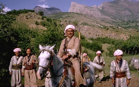 خوێندنەوەیەكی جیاواز بۆ چەمكی «پارتی» وەك فیكر     ساتێك بیركردنەوە لەناو گلەیی و گازندەی ئەندام و لایەنگرانیدا